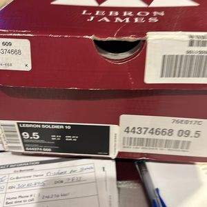 Sons LeBron James Soldiers 10 size 9 1/2. Worn maybe twice. Basically new